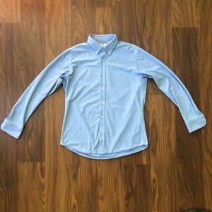 Uniqlo Men's Button Down Dress Shirt, Light Blue, Size M.